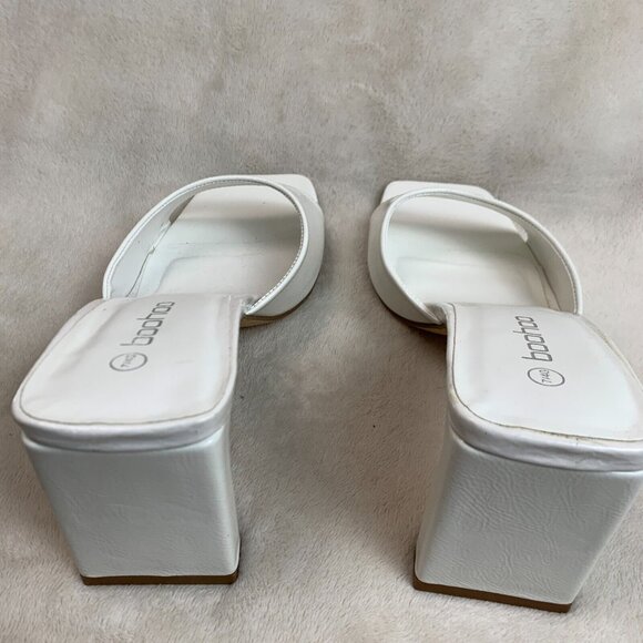 Boohoo Low Flat Heel Mule White  US 9 / UK 7 / EU40 - Picture 10 of 14